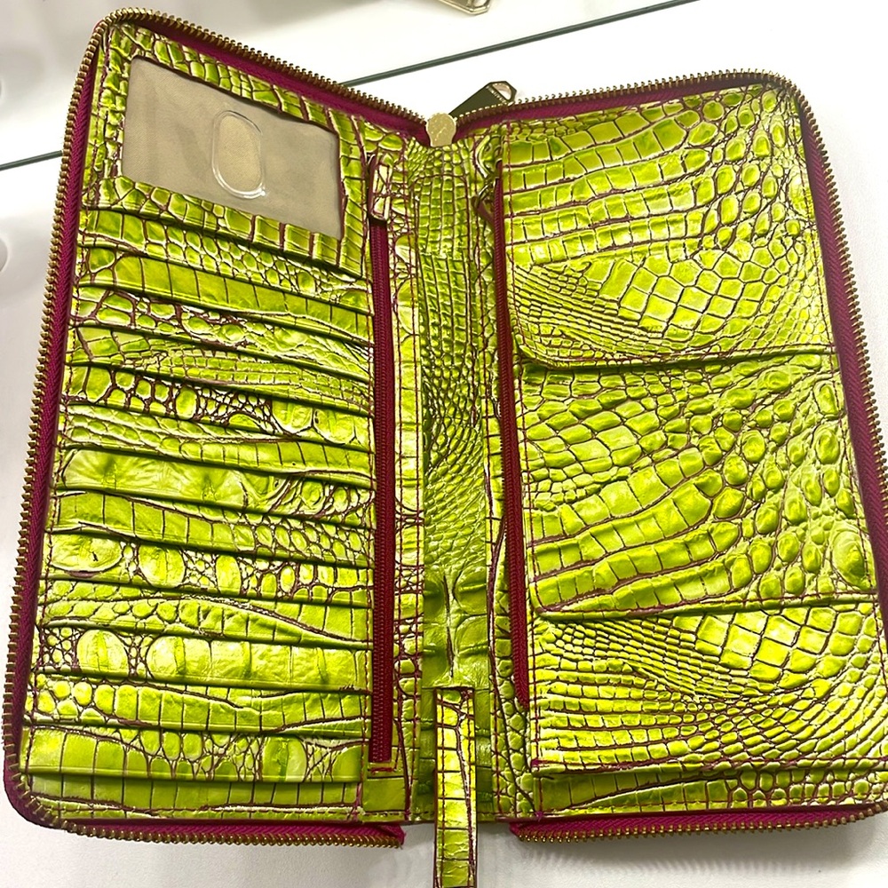 COPY - Brahmin Skyler Limeade Ombre Melbourne Wallet in Pink and Green. - Picture 2 of 2